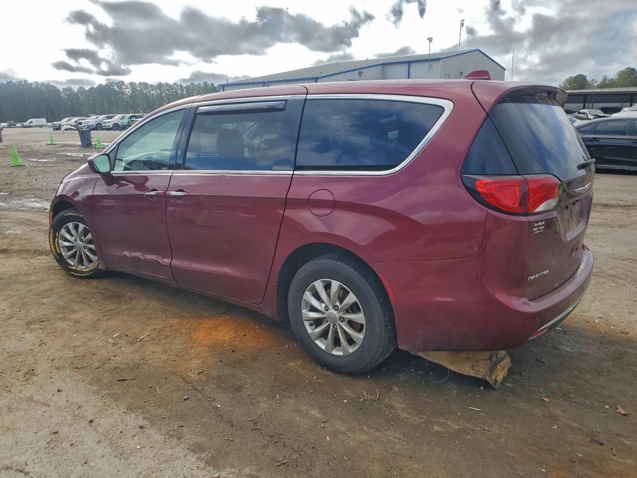 Chrysler Pacifica Touring Plus Image 3