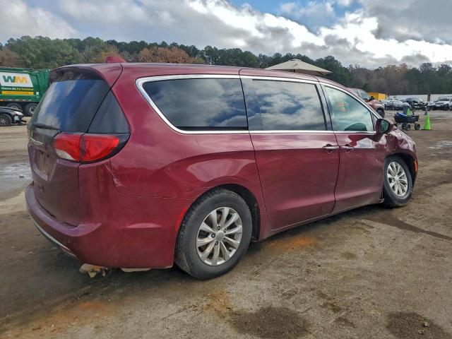 Chrysler Pacifica Touring Plus Image 2