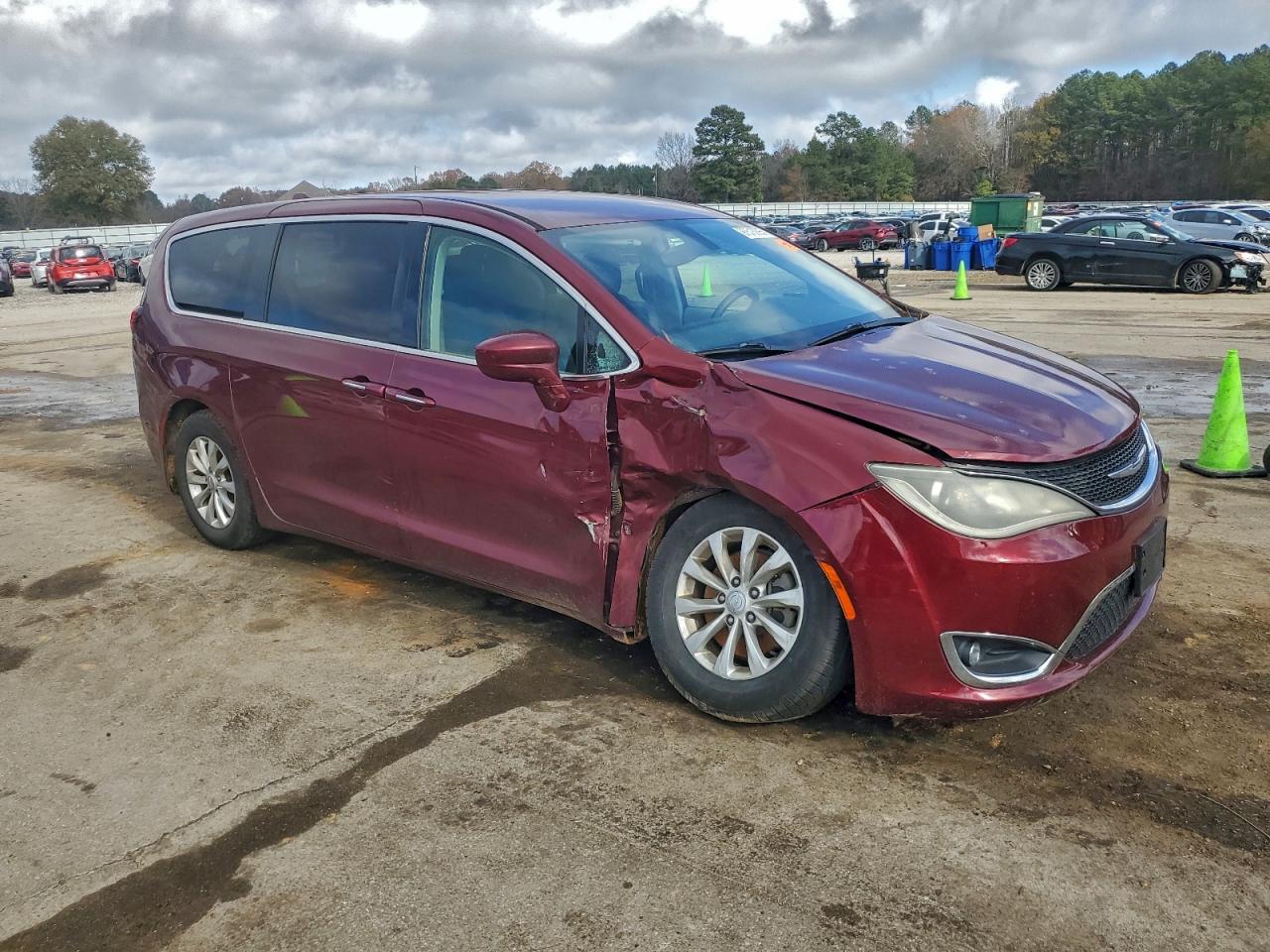 Chrysler Pacifica Touring Plus Image 10
