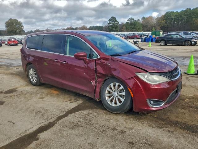 Chrysler Pacifica Touring Plus Image 10