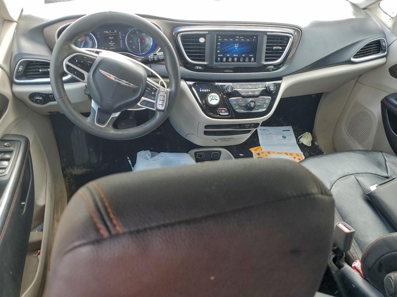 Chrysler Pacifica Touring Plus Image 11