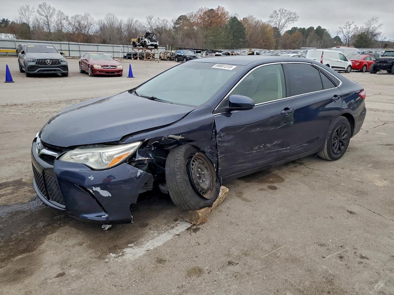 Toyota Camry Le Image 1