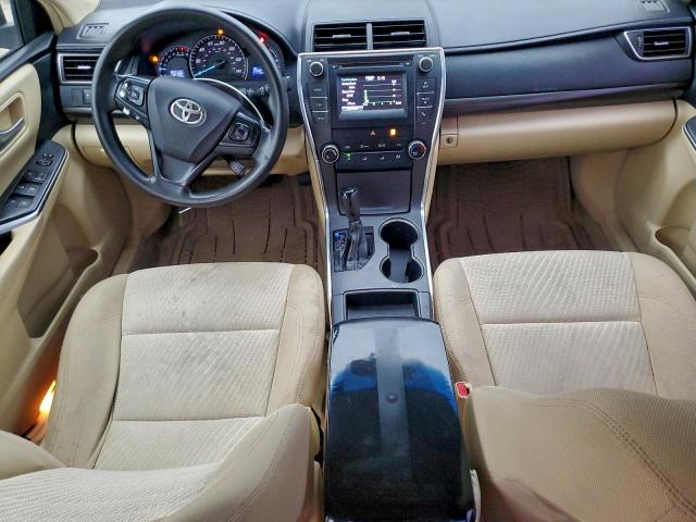 Toyota Camry Le Image 5