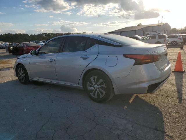 Nissan Altima S Image 6