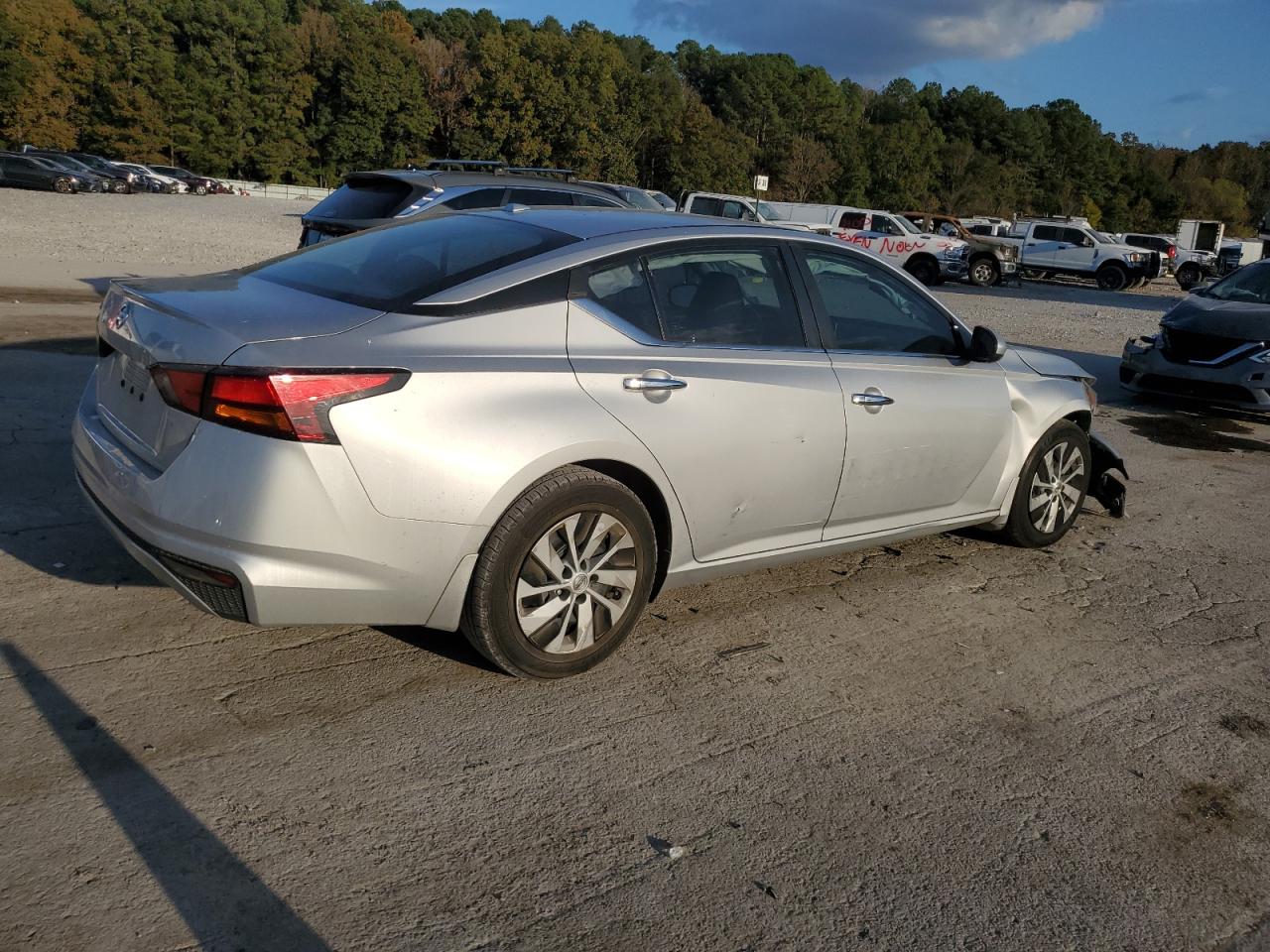 Nissan Altima S Image 3