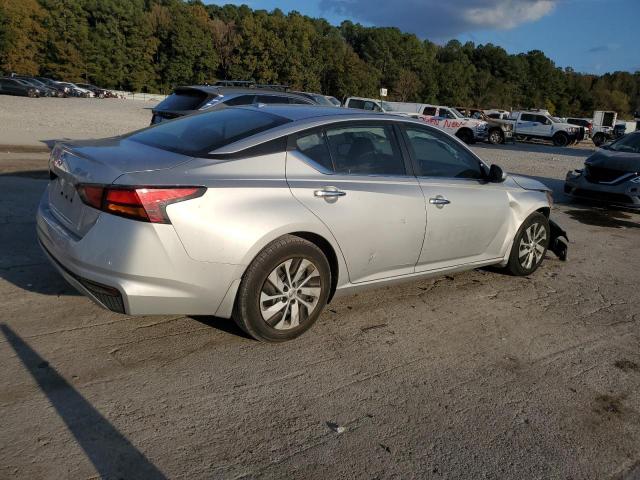 Nissan Altima S Image 3