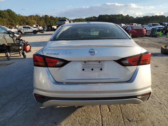 Nissan Altima S Image 2