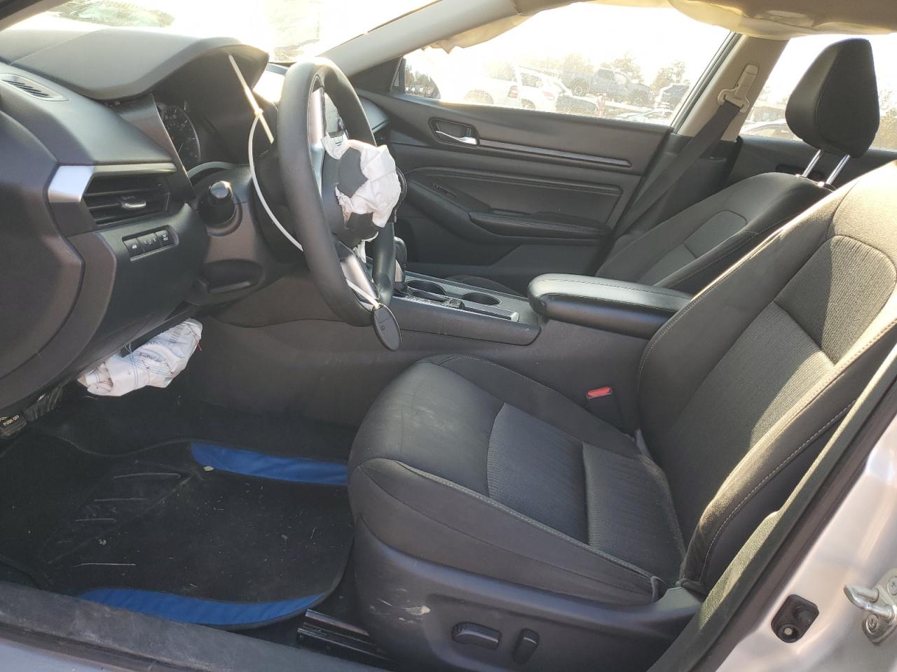 Nissan Altima S Image 10