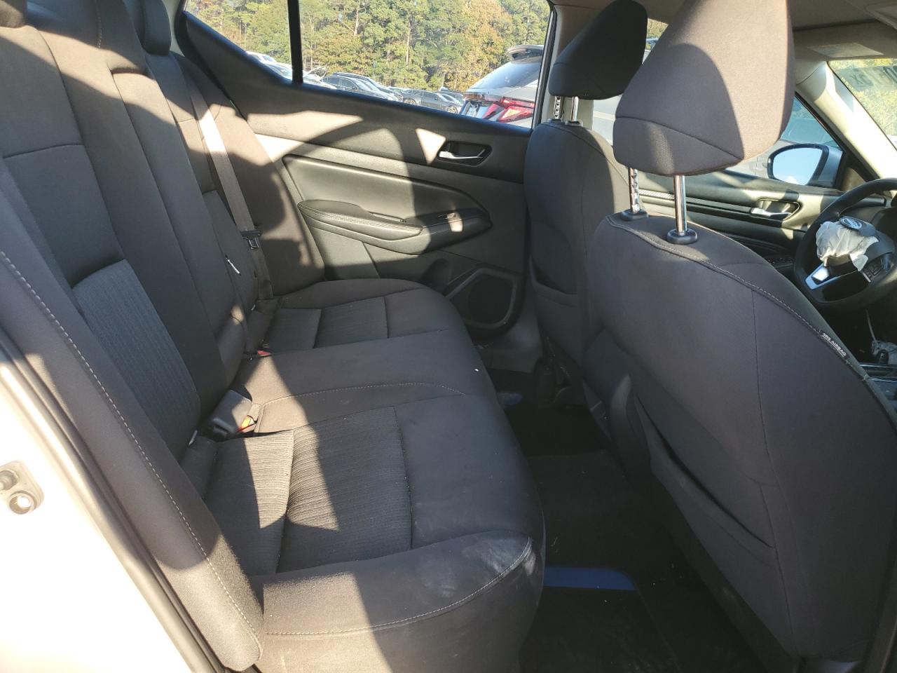 Nissan Altima S Image 9