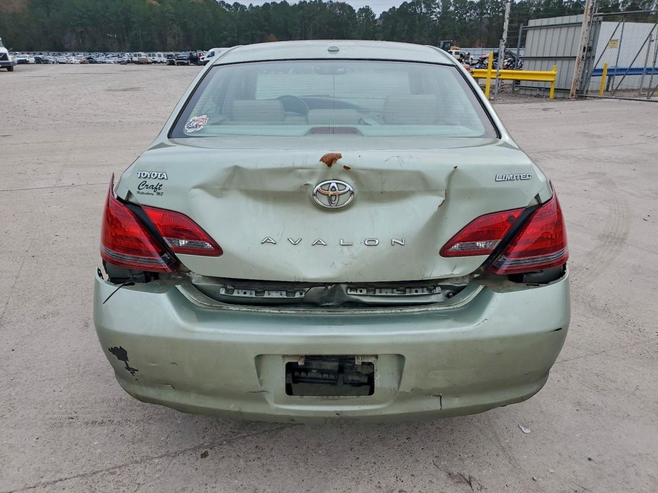 Toyota Avalon Xl Image 2