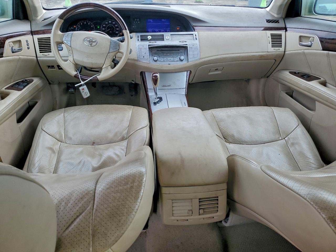 Toyota Avalon Xl Image 3