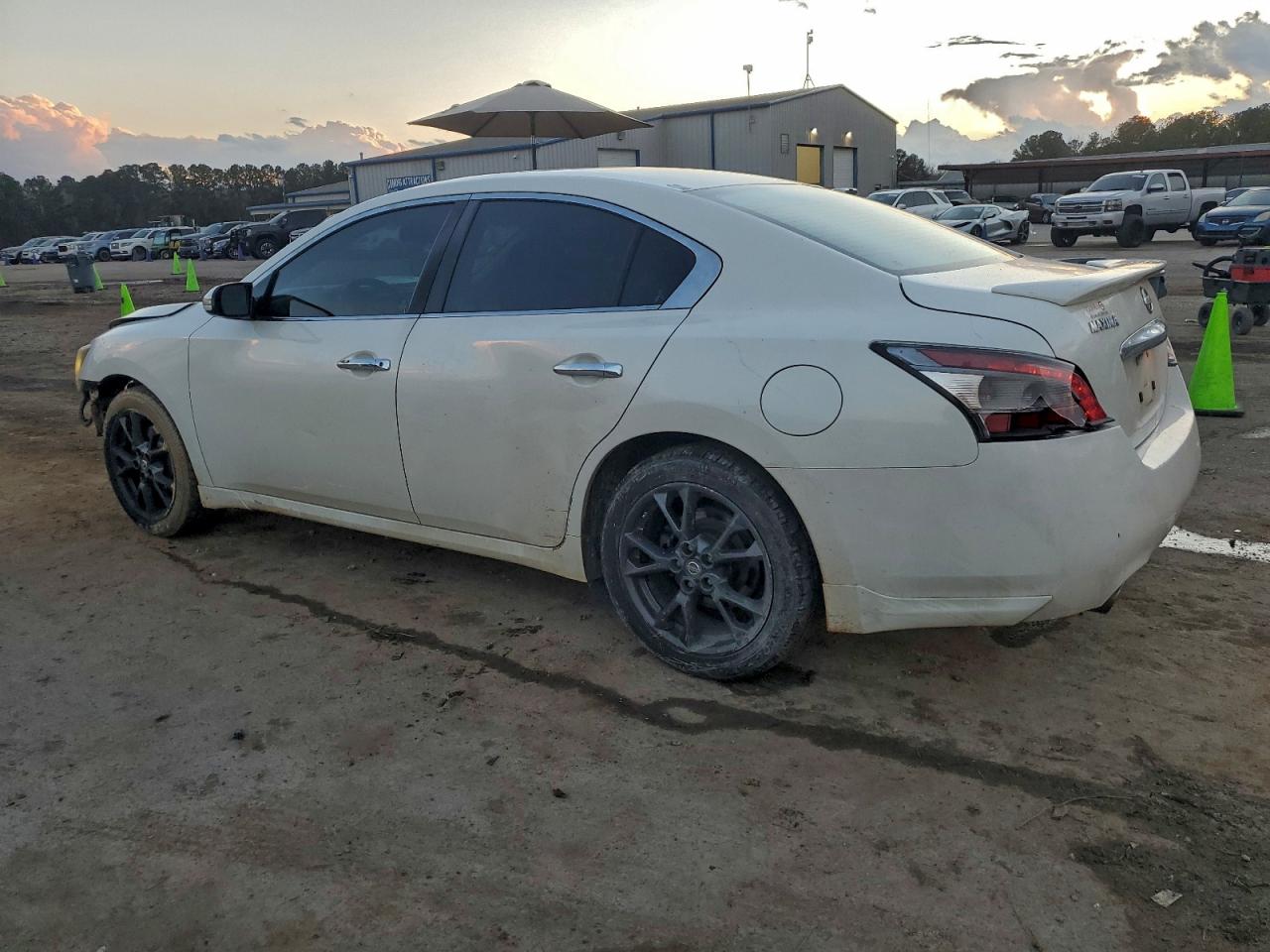 Nissan Maxima S Image 13