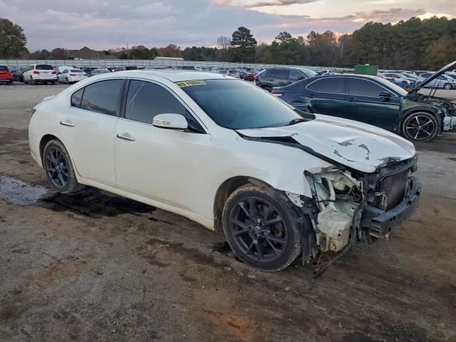 Nissan Maxima S Image 6