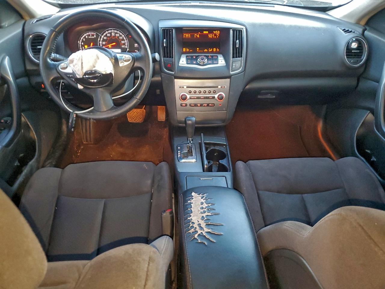 Nissan Maxima S Image 10