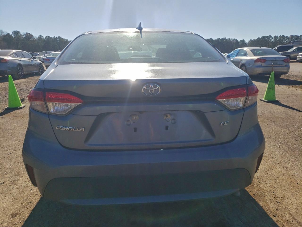 Toyota Corolla Le Image 10