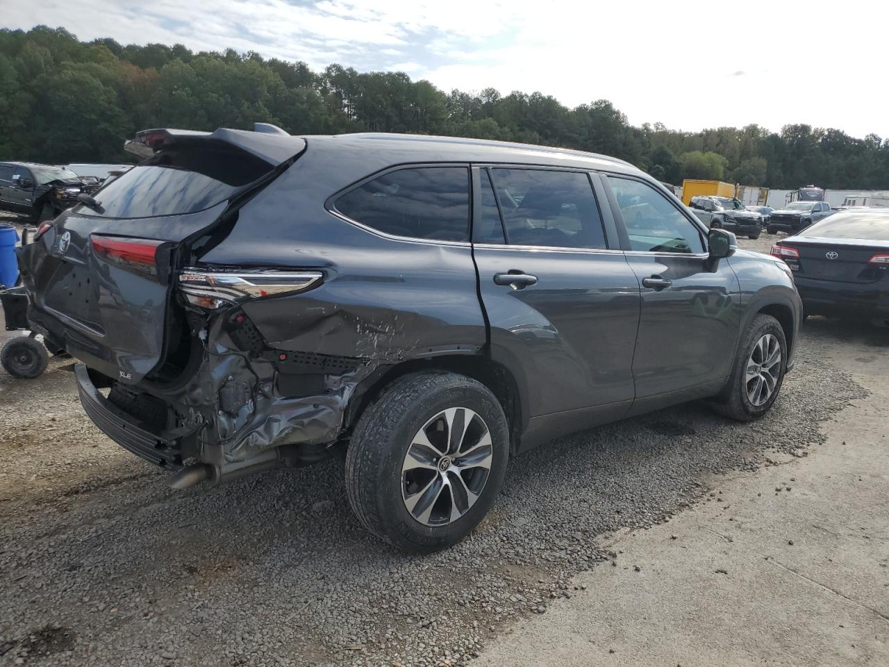 Toyota Highlander L Image 10