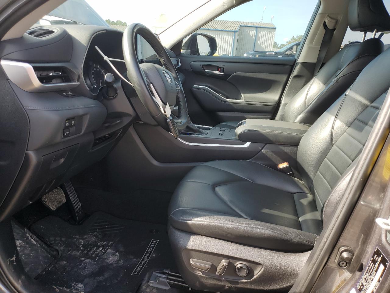 Toyota Highlander L Image 2