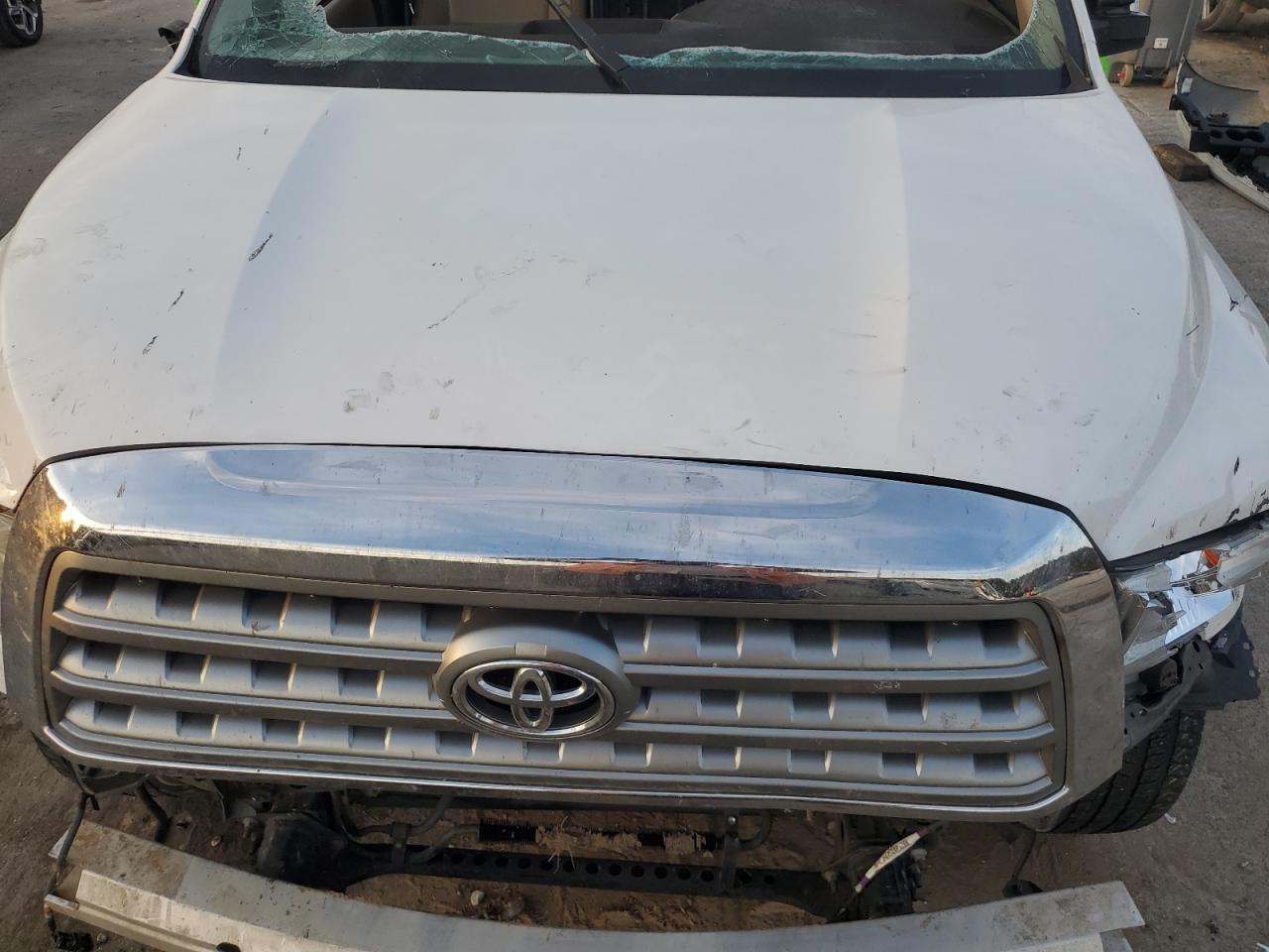 Toyota Sequoia Limited Image 3