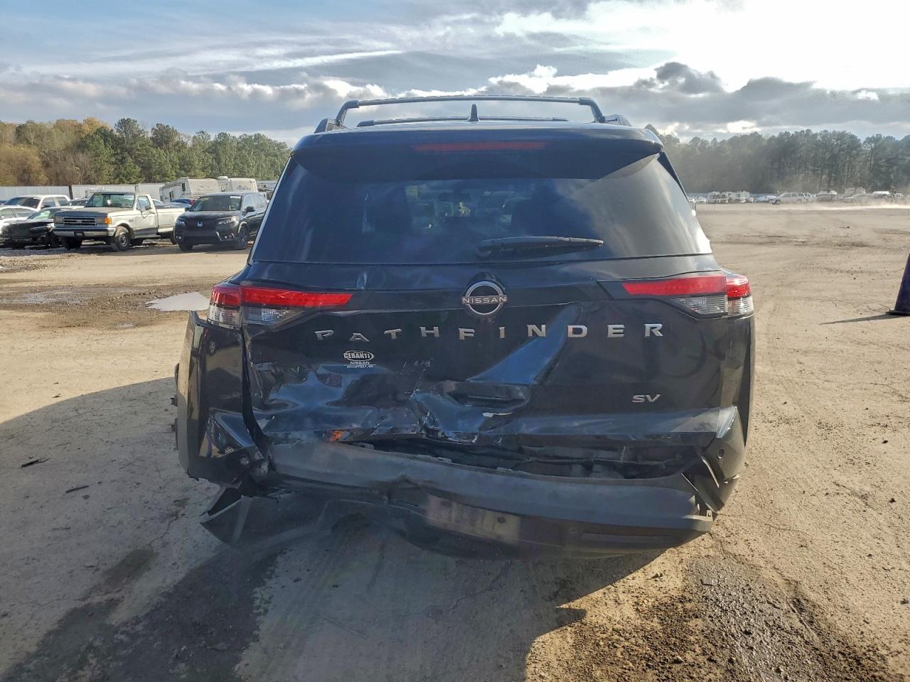 Nissan Pathfinder Sv Image 10