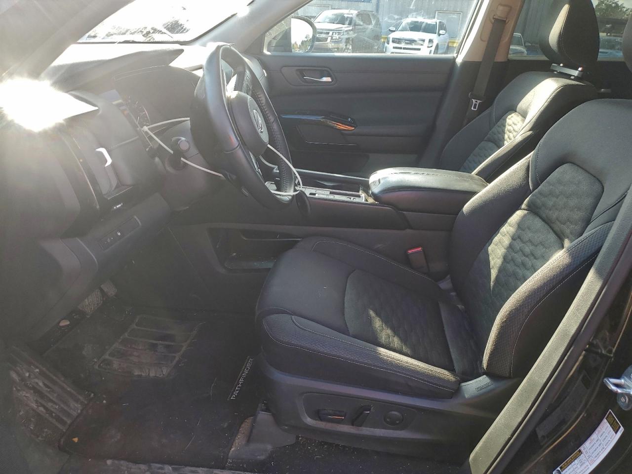 Nissan Pathfinder Sv Image 3