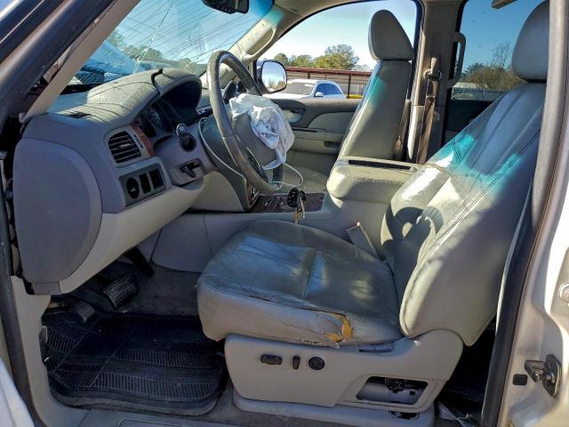 Chevrolet Tahoe C1500 Ltz Image 11