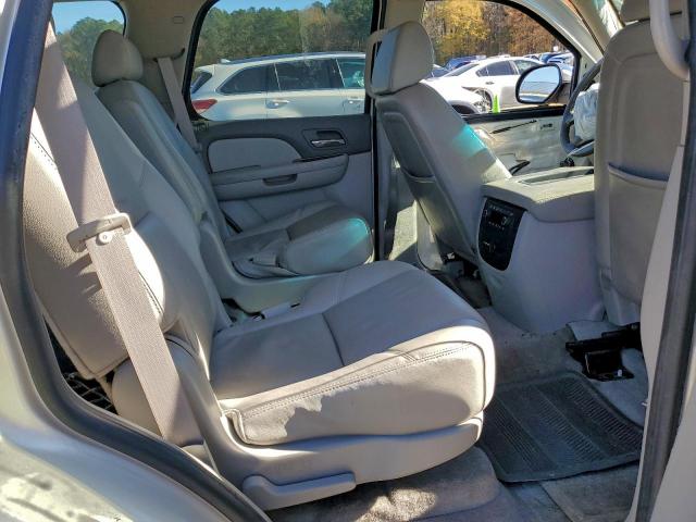 Chevrolet Tahoe C1500 Ltz Image 9