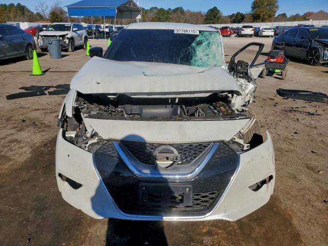 Nissan Maxima 3.5s Image 2