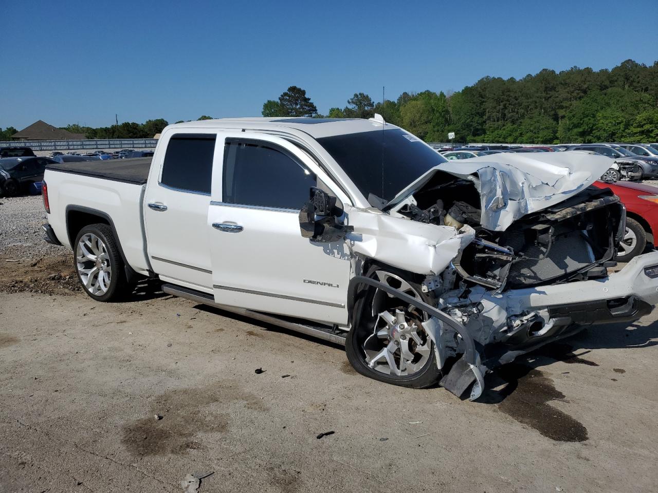 GMC Sierra C1500 Denali Image 3