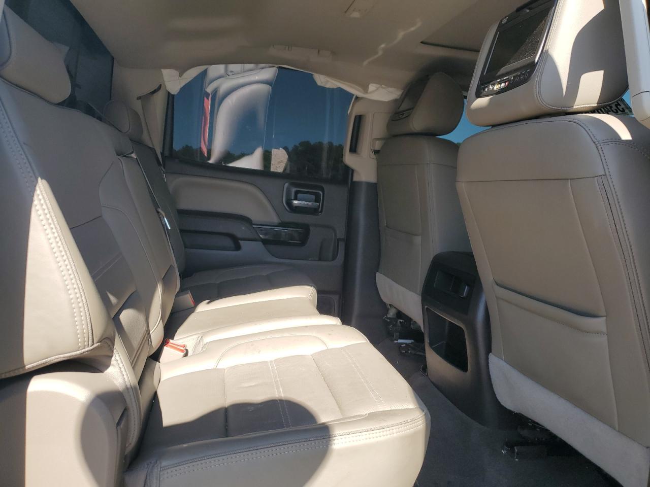 GMC Sierra C1500 Denali Image 7