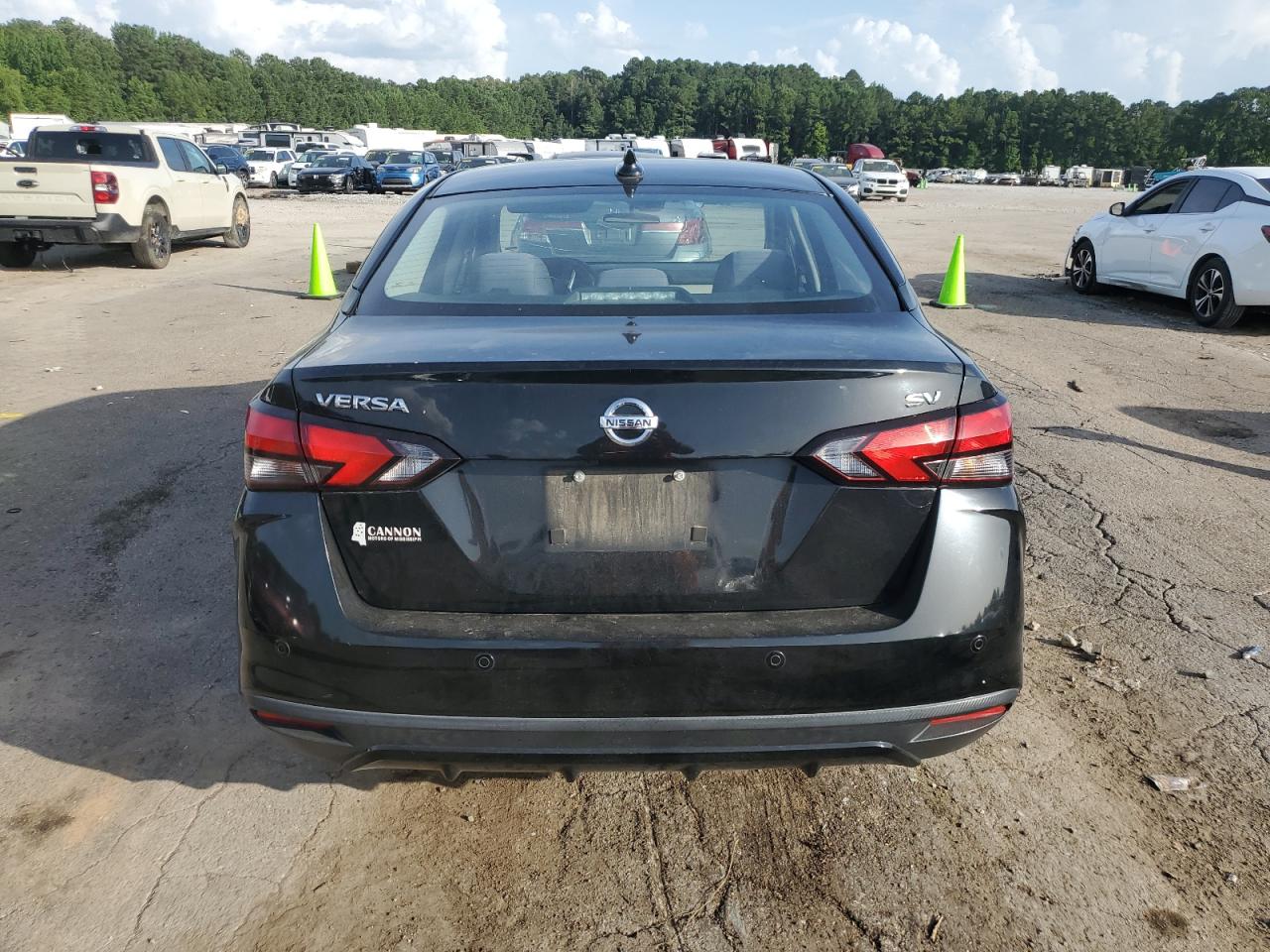 Nissan Versa Sv Image 12