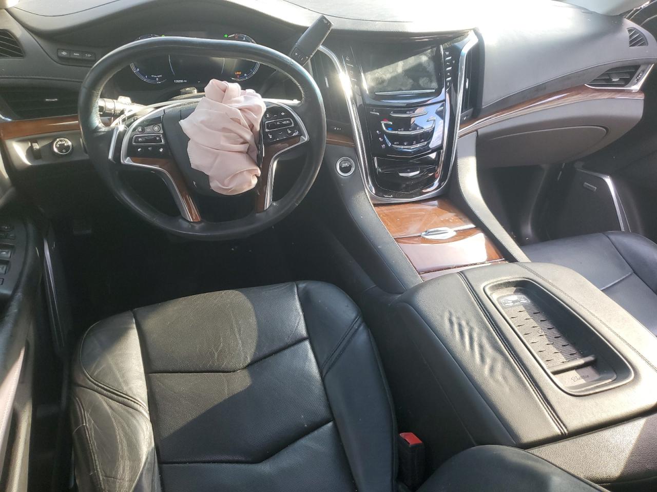 Cadillac Escalade Luxury Image 6