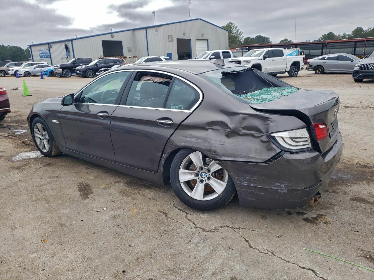 BMW 5 Series I Image 7