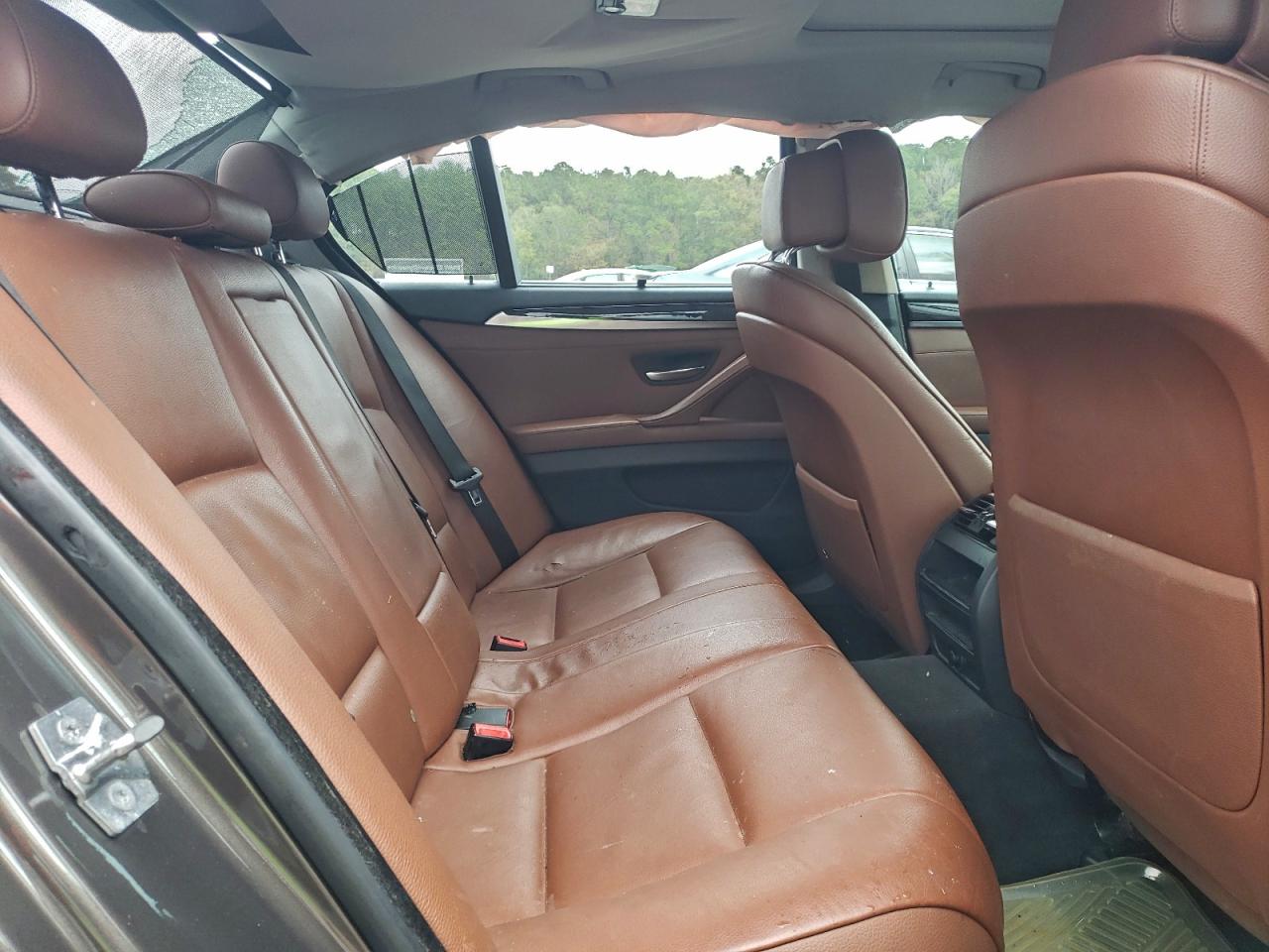 BMW 5 Series I Image 2