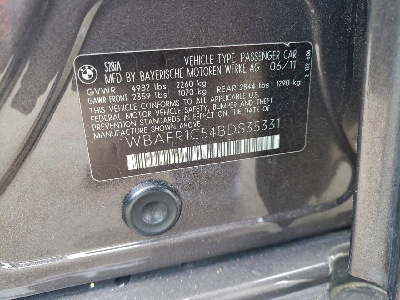 BMW 5 Series I Image 12