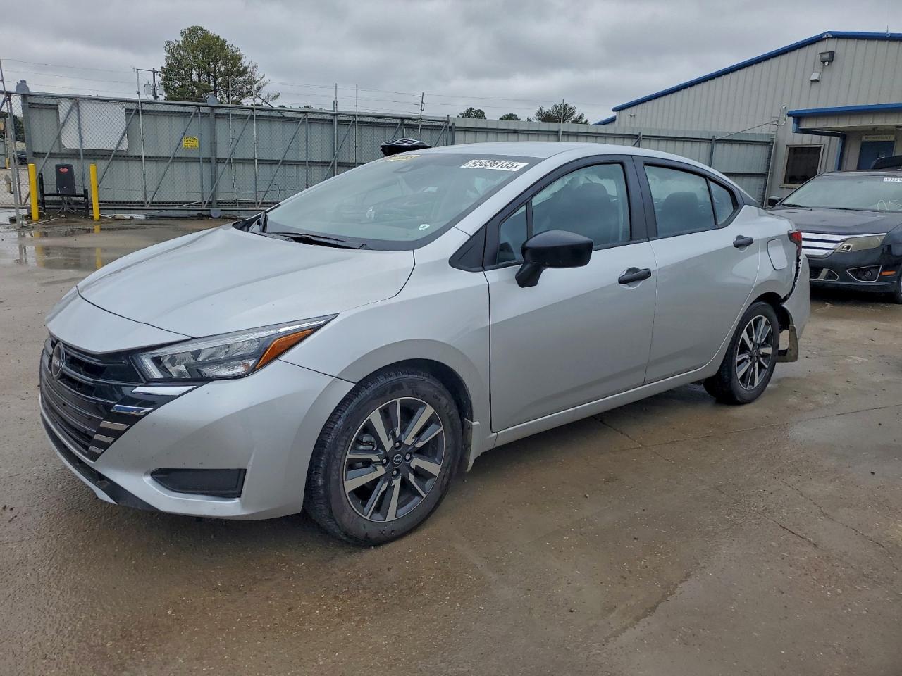 Nissan Versa S Image 1