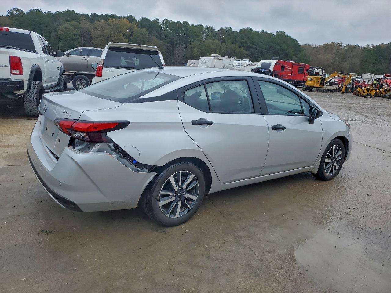 Nissan Versa S Image 4