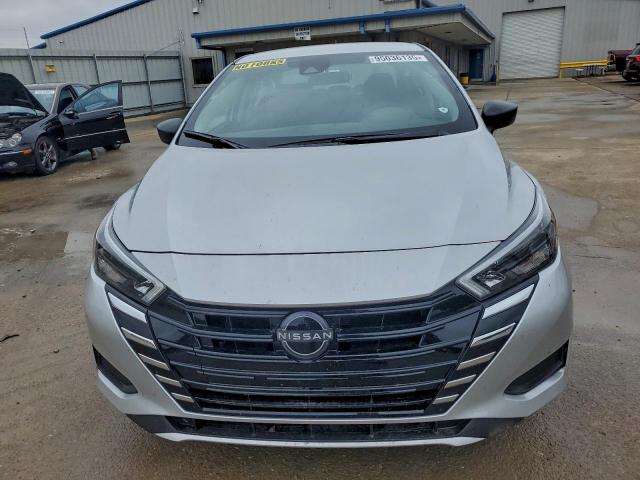 Nissan Versa S Image 2