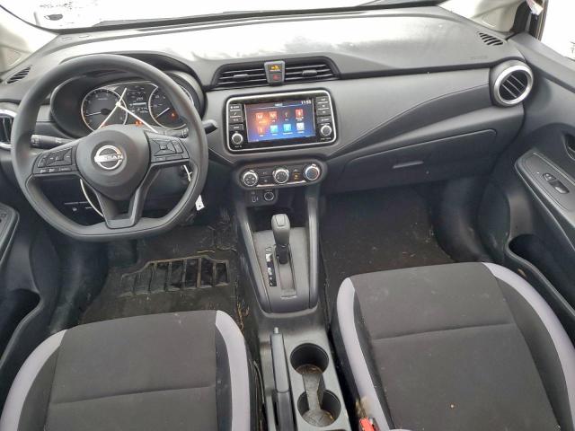 Nissan Versa S Image 9