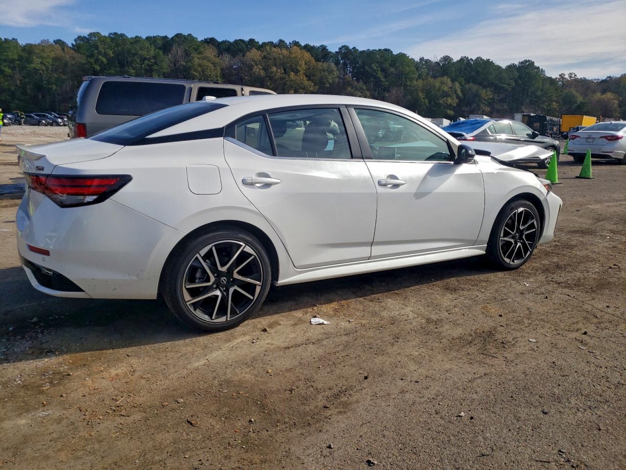 Nissan Sentra Sr Image 4