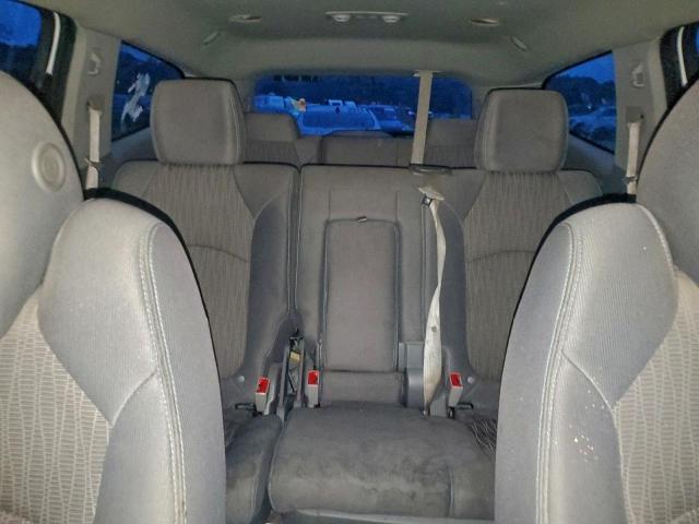 Chevrolet Traverse Ls Image 2