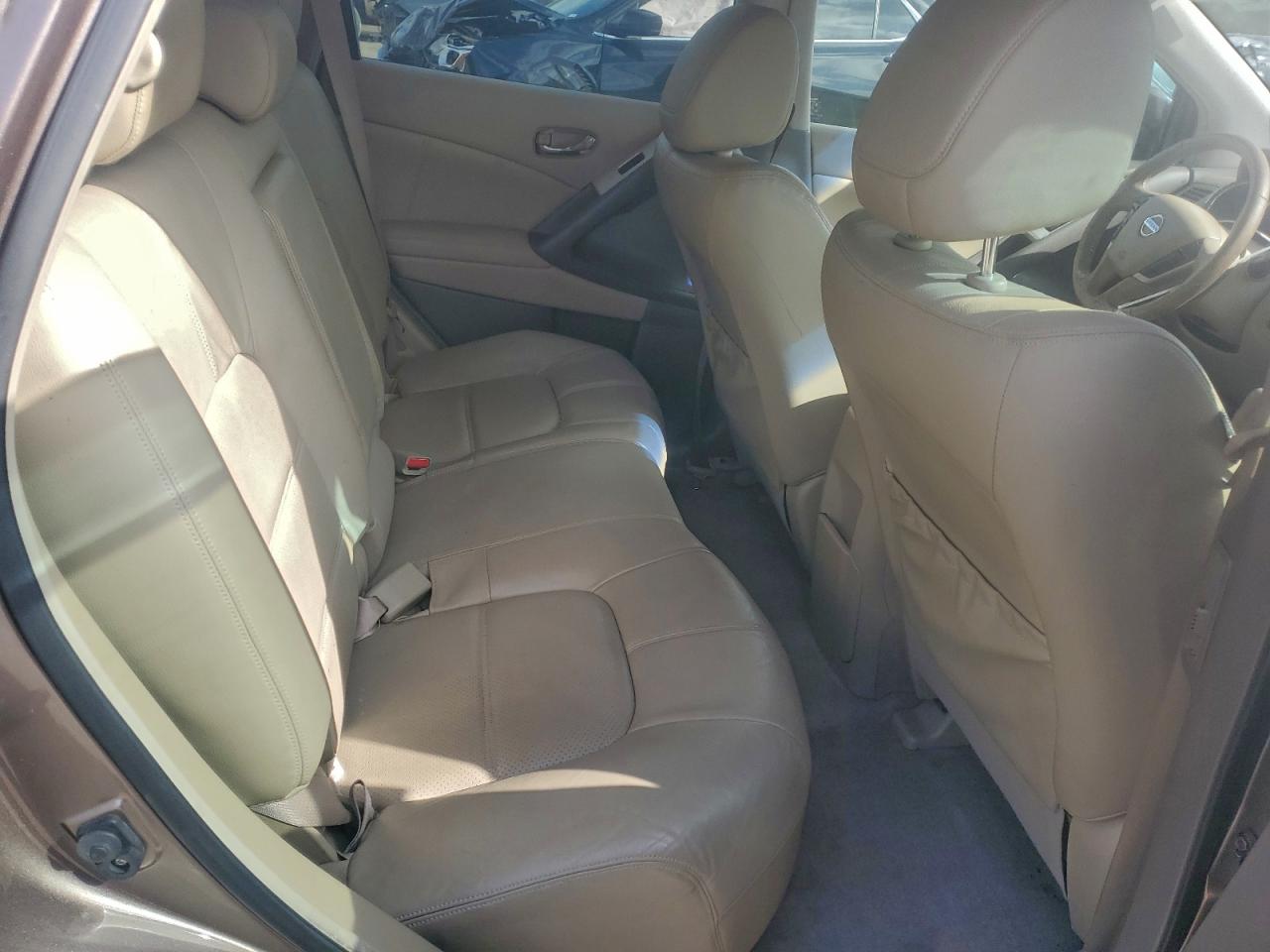 Nissan Murano S Image 9