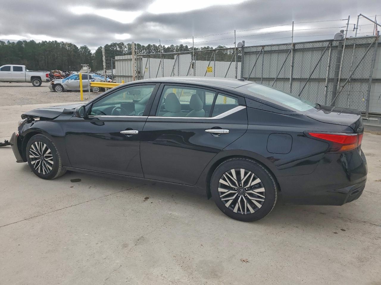 Nissan Altima Sv Image 8