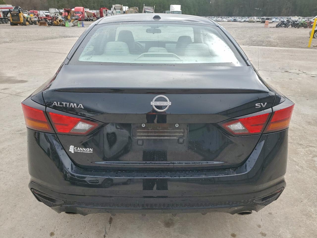 Nissan Altima Sv Image 2