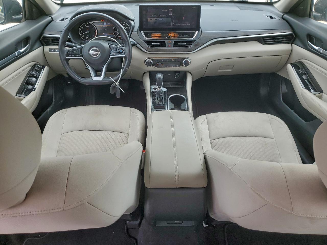 Nissan Altima Sv Image 3