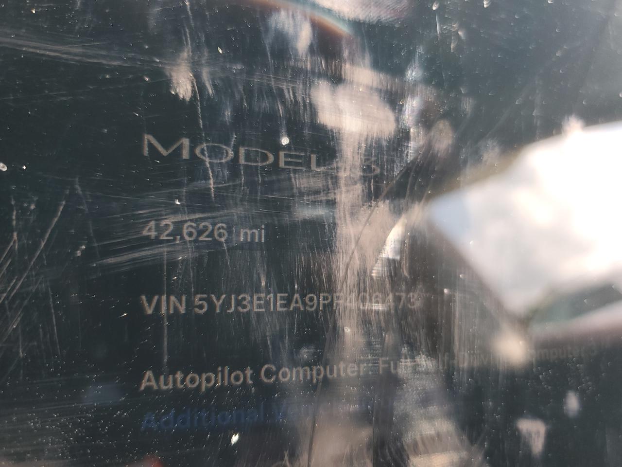 Tesla Model 3 Image 12