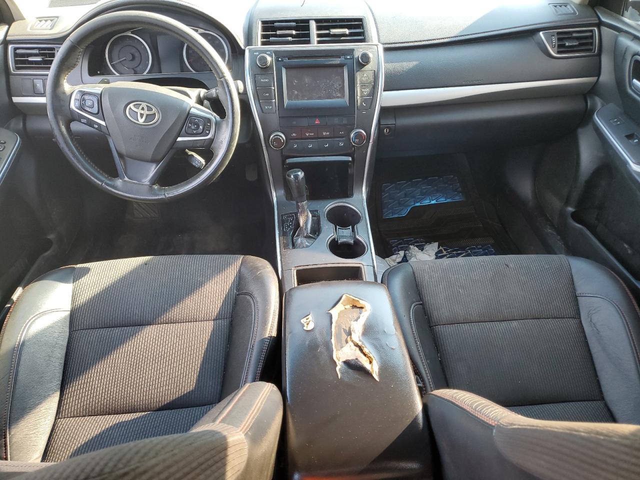 Toyota Camry Le Image 7