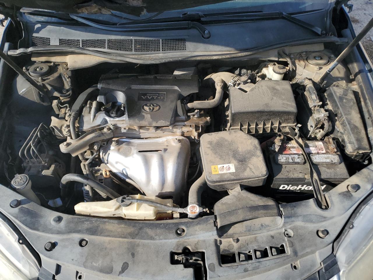 Toyota Camry Le Image 8