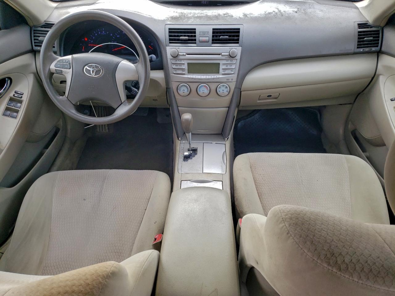 Toyota Camry Base Image 10