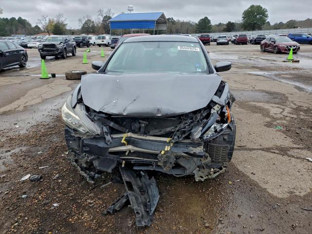 Nissan Altima 2.5 Image 2