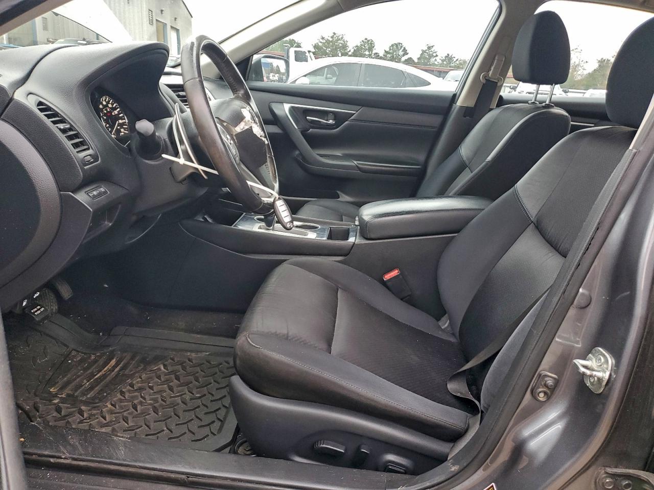 Nissan Altima 2.5 Image 3